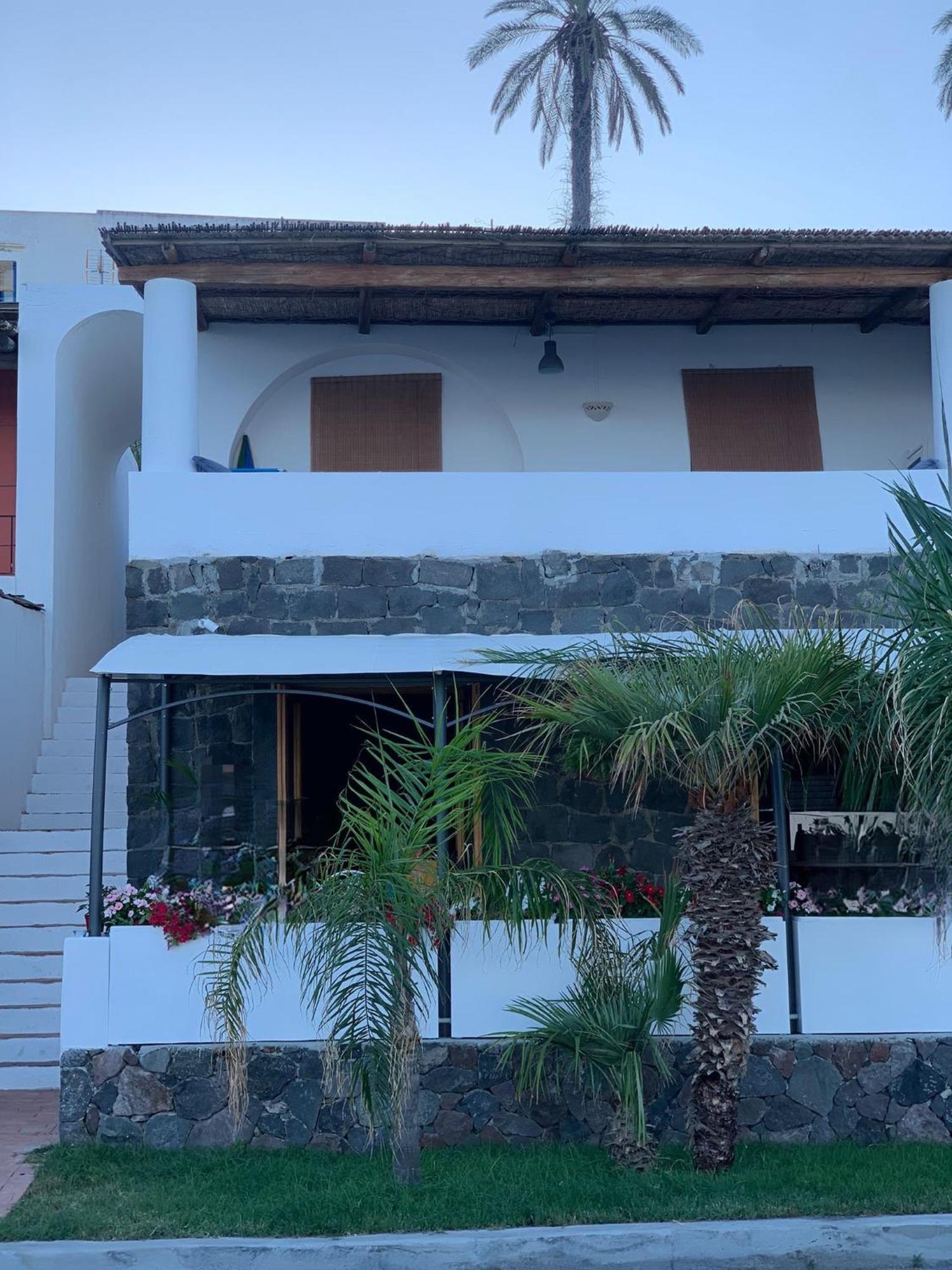 La Terrazza Sul Mare Apartment Санта Марина Салина Екстериор снимка