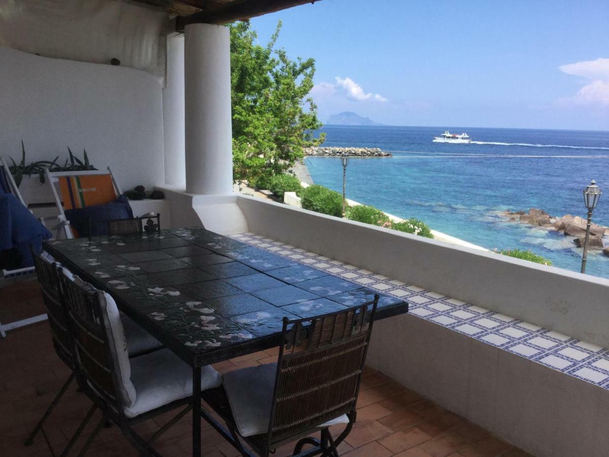 La Terrazza Sul Mare Apartment Санта Марина Салина Екстериор снимка